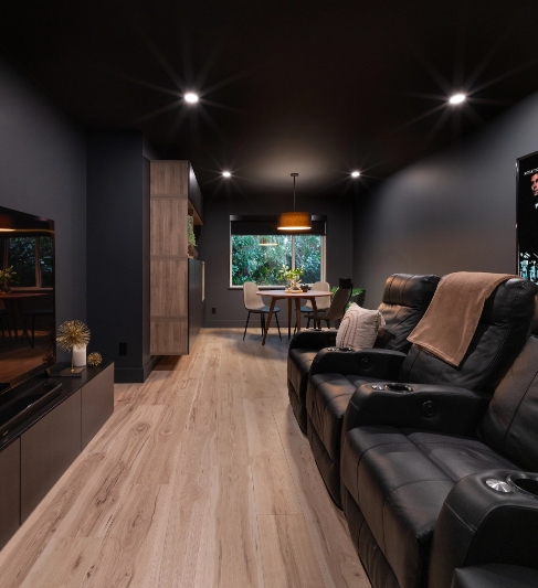 modern-home-theatre-room-recessed-lighting-oakwest-electric